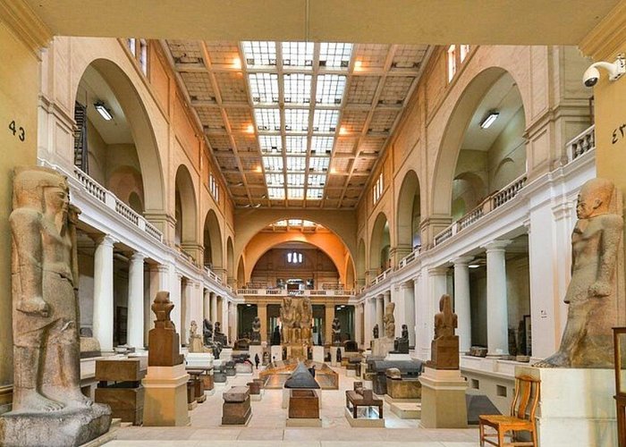 Cairo by Bus – Egyptian Museum Tour